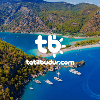 Scenic beach view with turquoise waters and boats overlaid by tatilbudur.com text, showcasing an AI-enhanced product ad template optimized for high engagement on Google ads, Facebook stories, and Instagram reels.